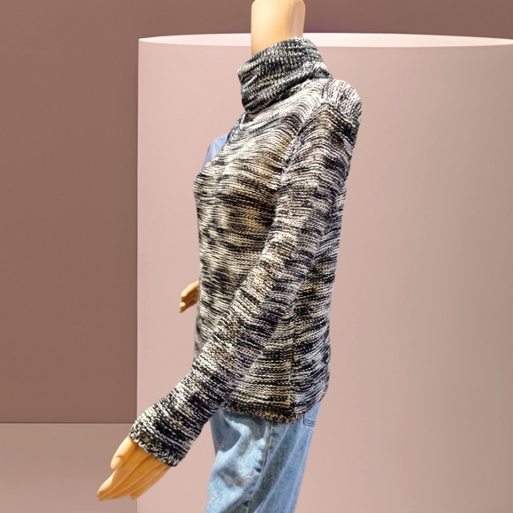 Jacqueline de Yong Women's Black/Gray Marled Turtleneck Knit Sweater - Picture 12 of 16